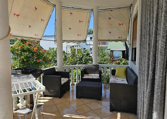 Titi\'S Home Velipoje